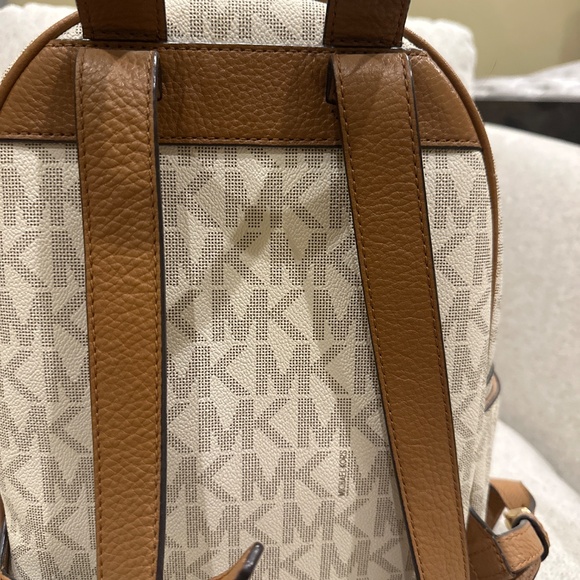 Michael Kors Abbey Vanilla Studded Backpack with wallet - Picture 6 of 12